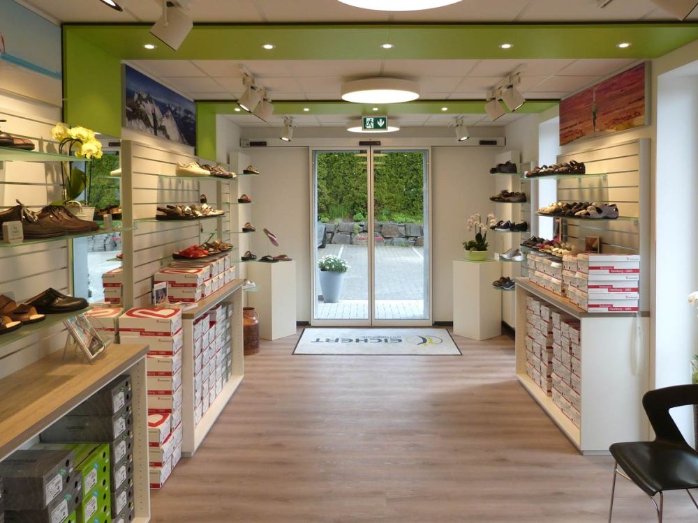 Individuelle Ladeneinrichtung für Eichert Orthopädie-Schuh-Technik.