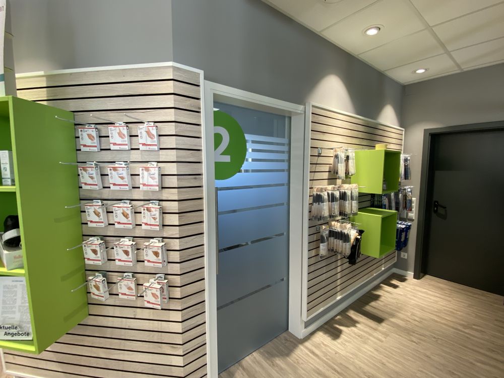 Einladende Gestaltung von einem Orthopädieschuhtechnik-Laden