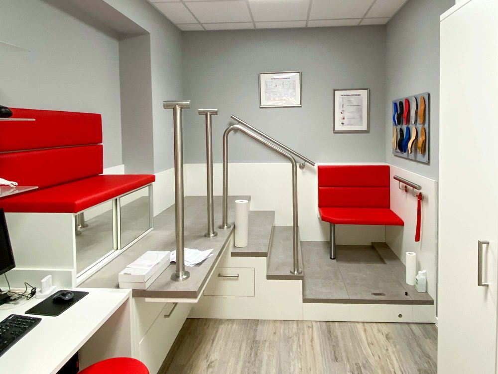 Visuell ansprechender Ladenbau für Orthopädische Schuhgeschäfte